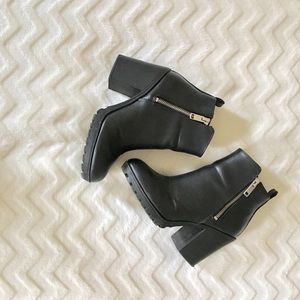 Heeled bootie